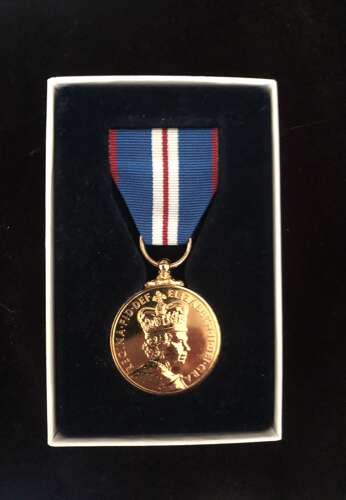 Queens Golden Jubilee Medal 1952-2002 in Royal Mint box of issue